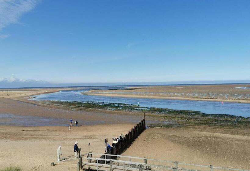 مبيت وإفطار Anchoragewells Next The Sea