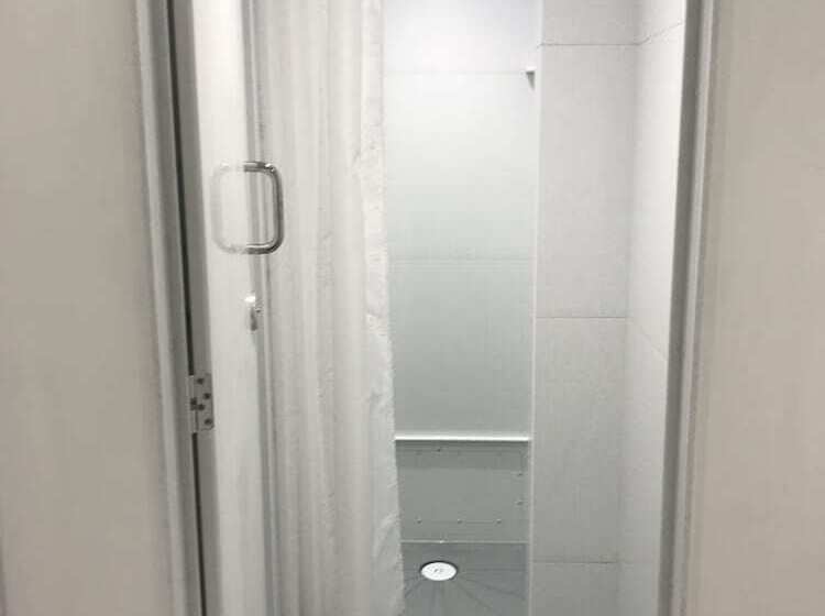 هاستل Bowden Court