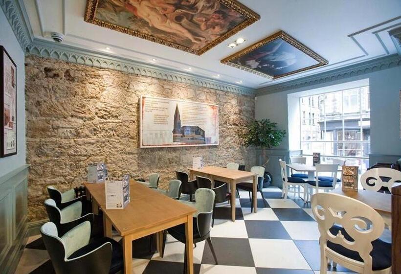 Hotel The Guildhall And Linen Exchange Wetherspoon