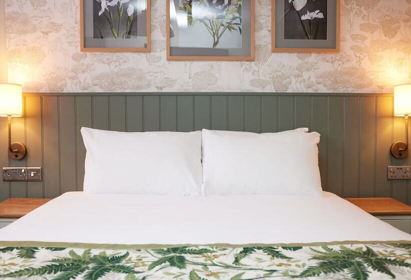 فندق The Kings Head Wroxham By Greene King Inns