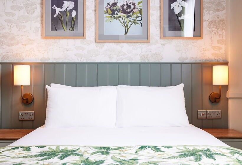 فندق The Kings Head Wroxham By Greene King Inns