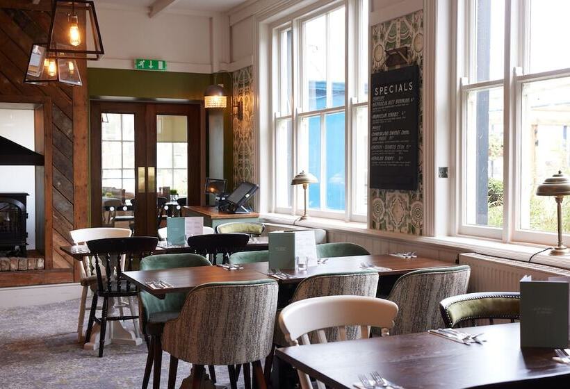 فندق The Kings Head Wroxham By Greene King Inns