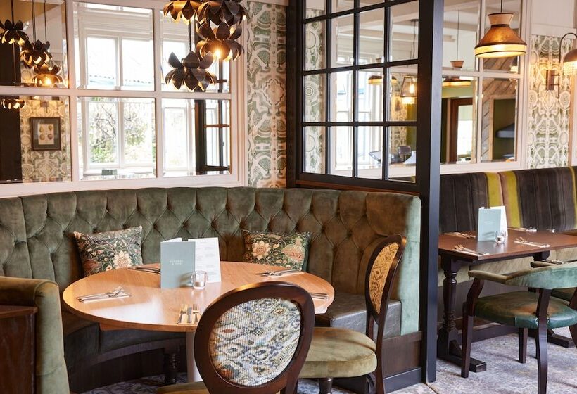 فندق The Kings Head Wroxham By Greene King Inns
