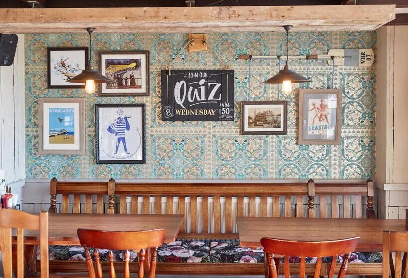 Отель The Spyglass & Kettle By Greene King Inns