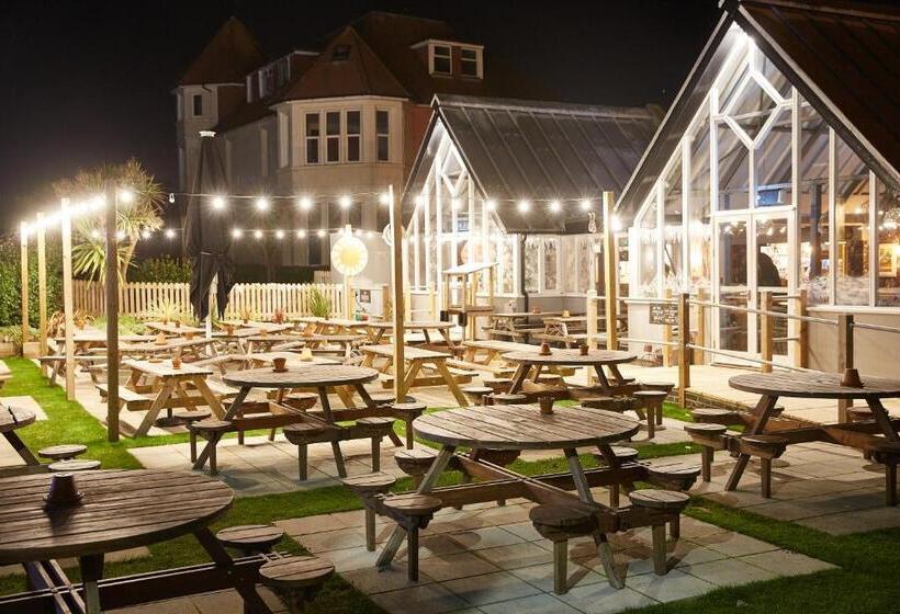 Отель The Spyglass & Kettle By Greene King Inns