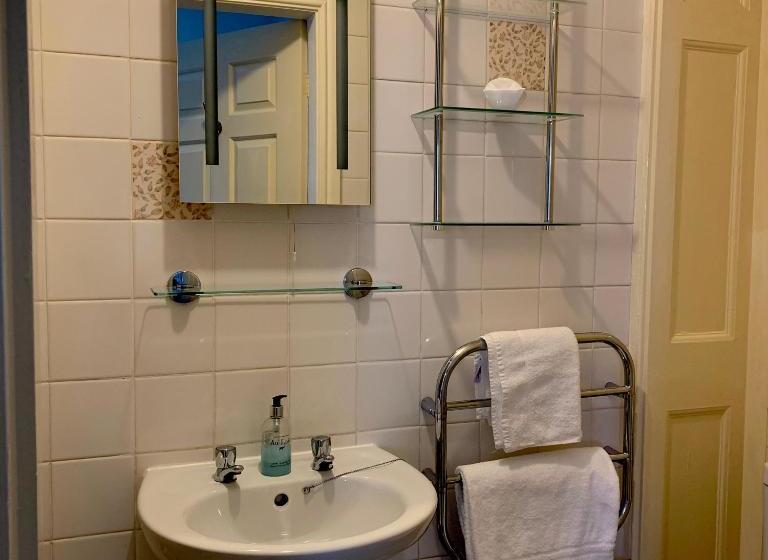 민박 Carlton Lodge