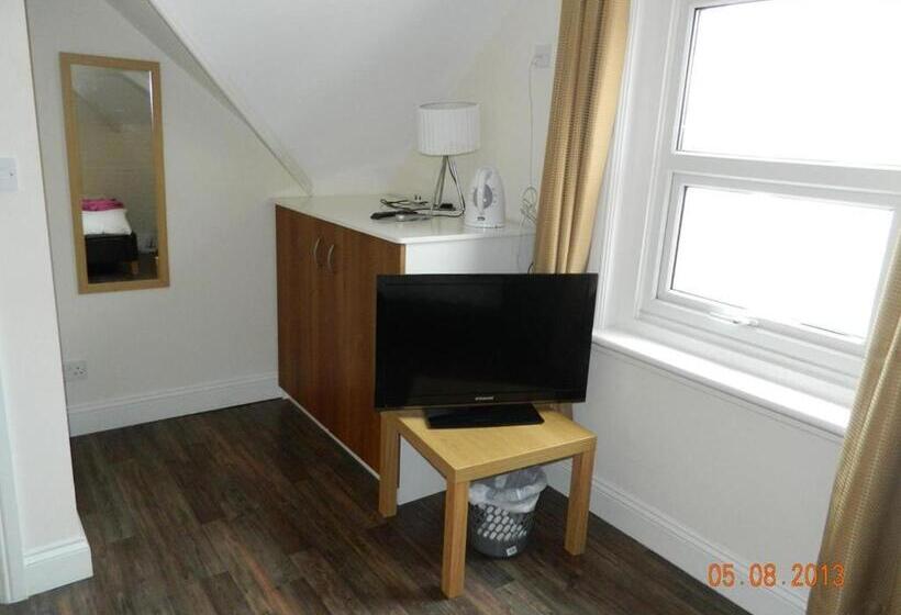 צימר Circle Guest House Bed Only