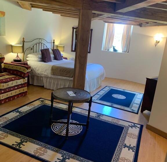 تختخواب و صبحانه Fiddleback Farm