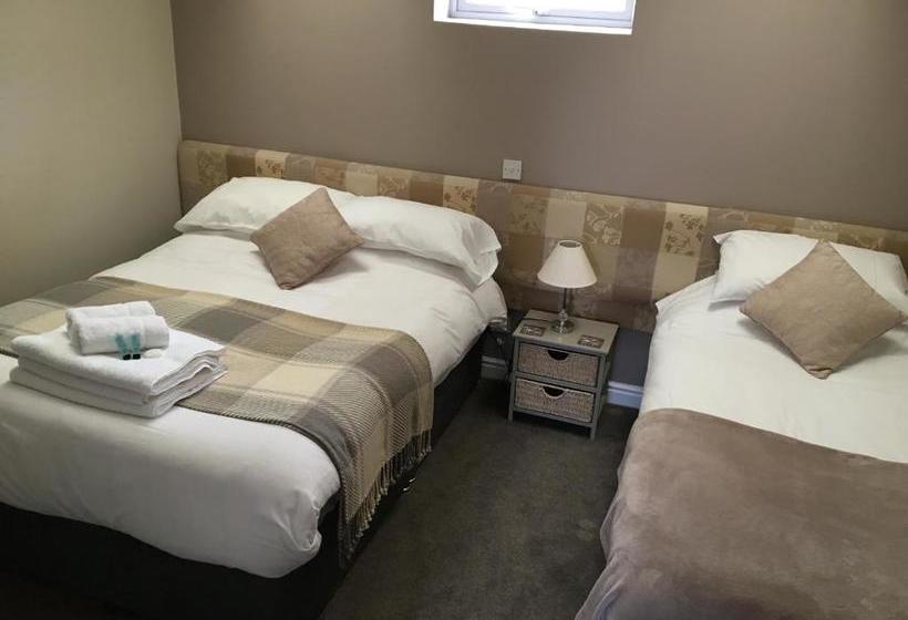 مبيت وإفطار Linden Tree Holiday Apartments