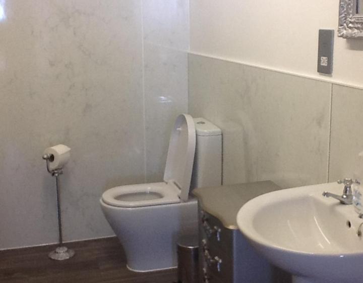 تختخواب و صبحانه Room Only At Wetherby Nairn