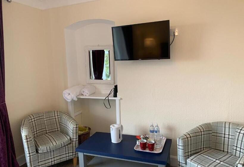 تختخواب و صبحانه Room Only At Wetherby Nairn