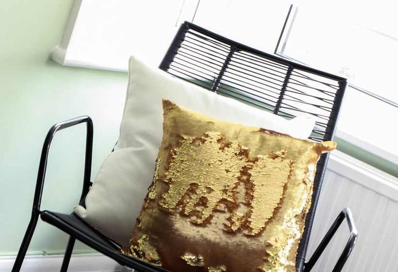 تختخواب و صبحانه The Bay