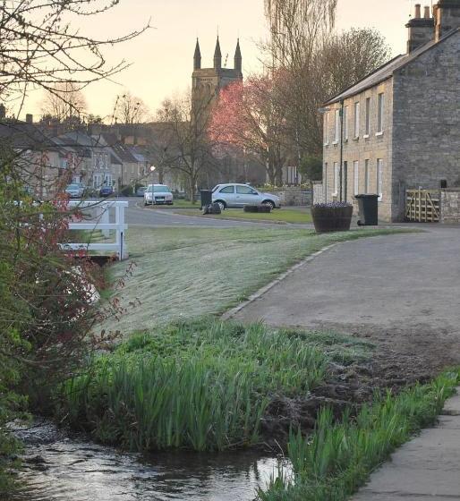 민박 Carlton Lodge