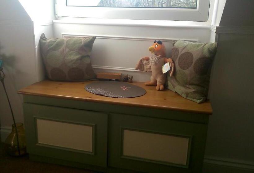 تختخواب و صبحانه Thornybank