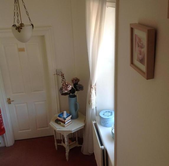 مبيت وإفطار Woodbine Guest Accommodation