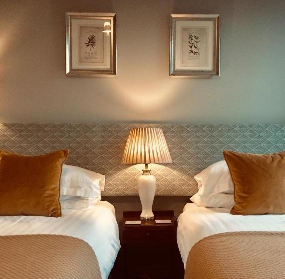 ホテル The Bridge House