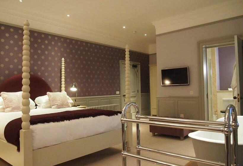 Отель Houndgate Townhouse