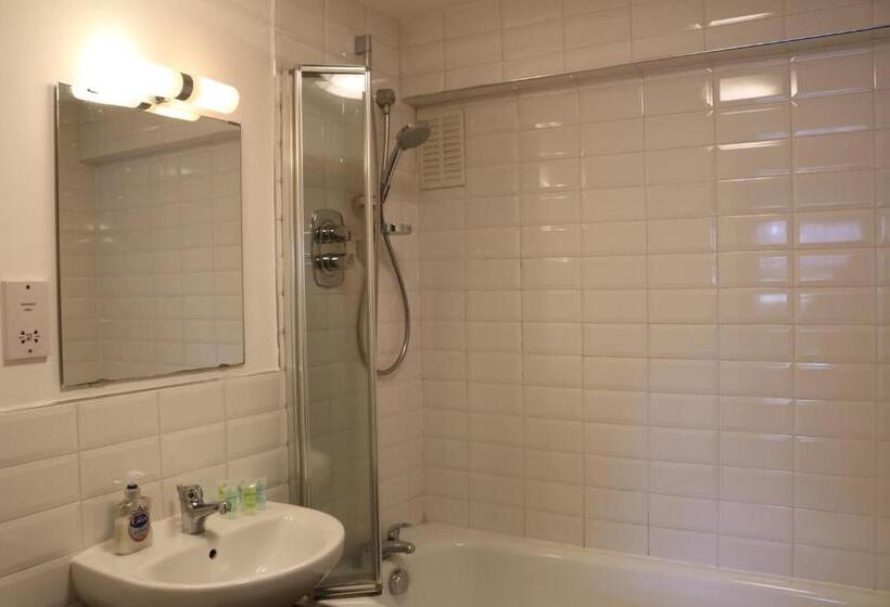 هتل Lower Turks Head