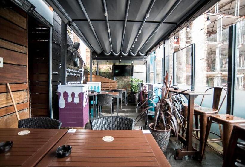 هتل Lower Turks Head