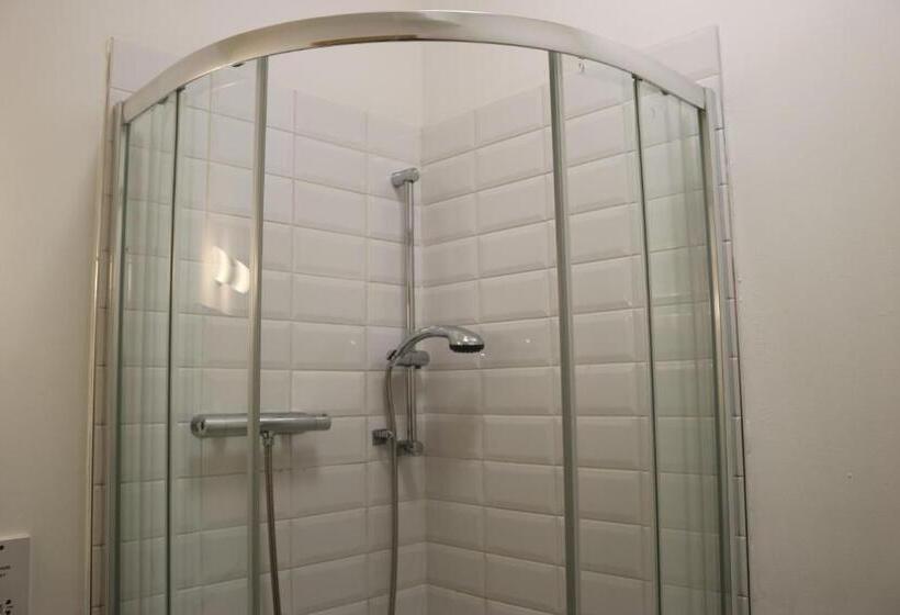 هتل Lower Turks Head