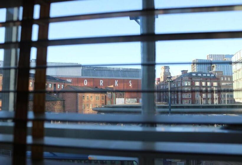 هتل Lower Turks Head