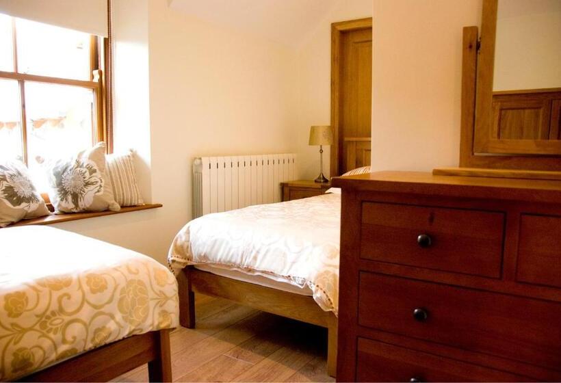 مبيت وإفطار Courtyard Mews Armagh City