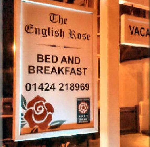 تختخواب و صبحانه English Rose
