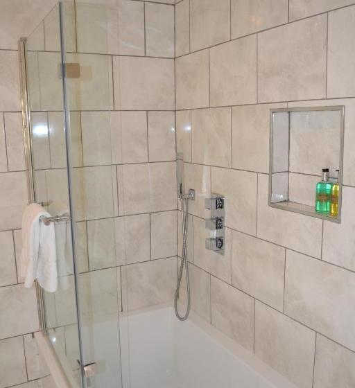 민박 Ternhill Farm House   5 Star Guest Accommodation With Optional Award Winning Breakfast