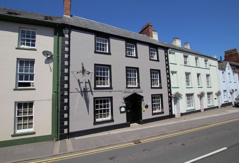 Bed and Breakfast The Beacons Guest House