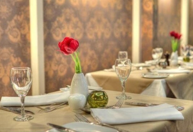 تختخواب و صبحانه The Carlton