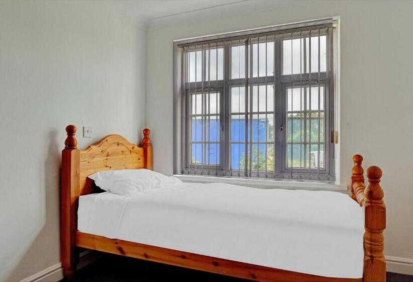 مبيت وإفطار The Gables Hotel, Birmingham Airport