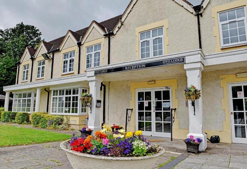 مبيت وإفطار The Gables Hotel, Birmingham Airport