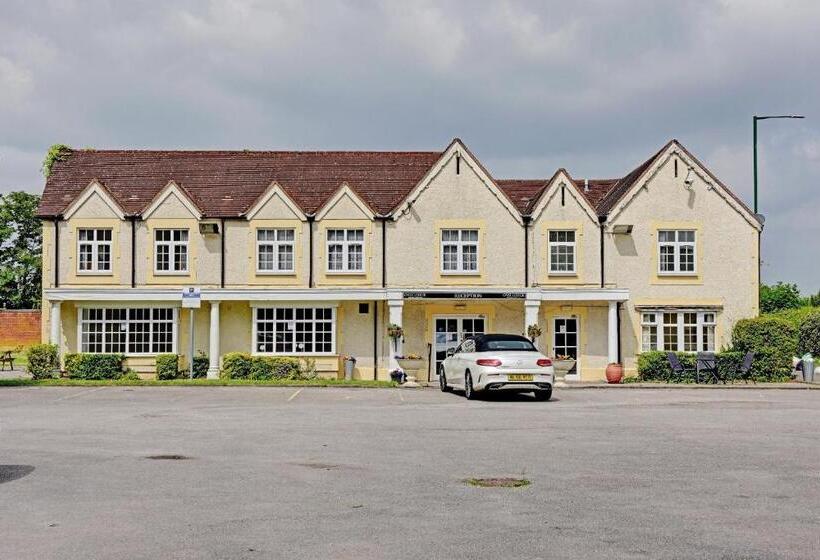 مبيت وإفطار The Gables Hotel, Birmingham Airport