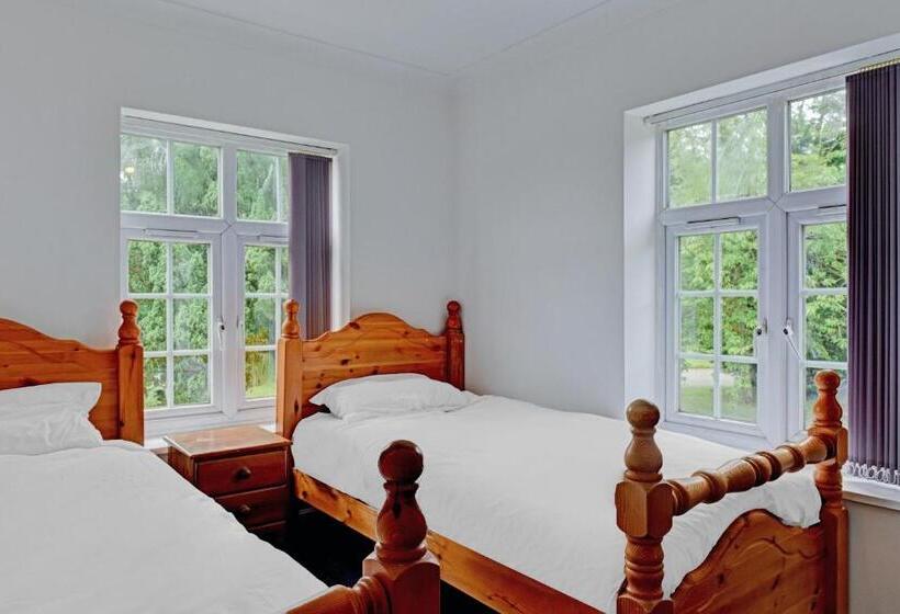 مبيت وإفطار The Gables Hotel, Birmingham Airport