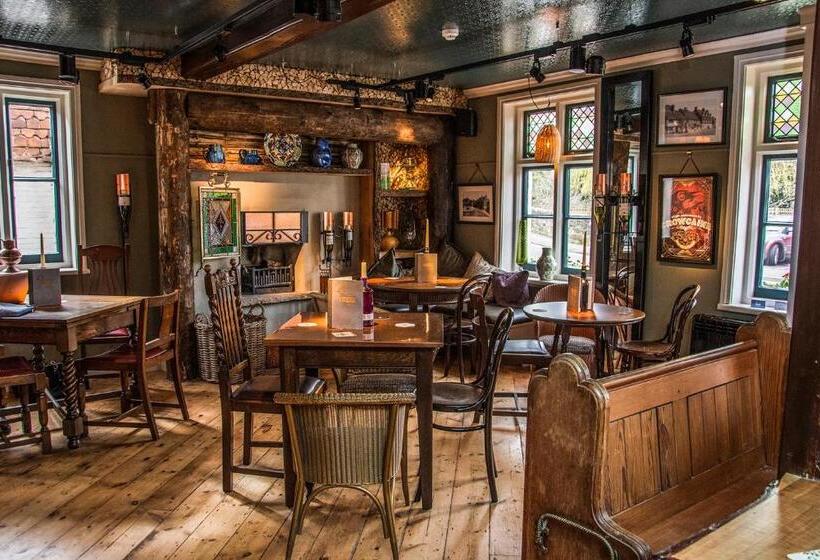 مبيت وإفطار The Swan Inn
