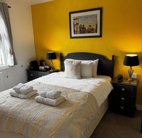 Bed and Breakfast Watermead House