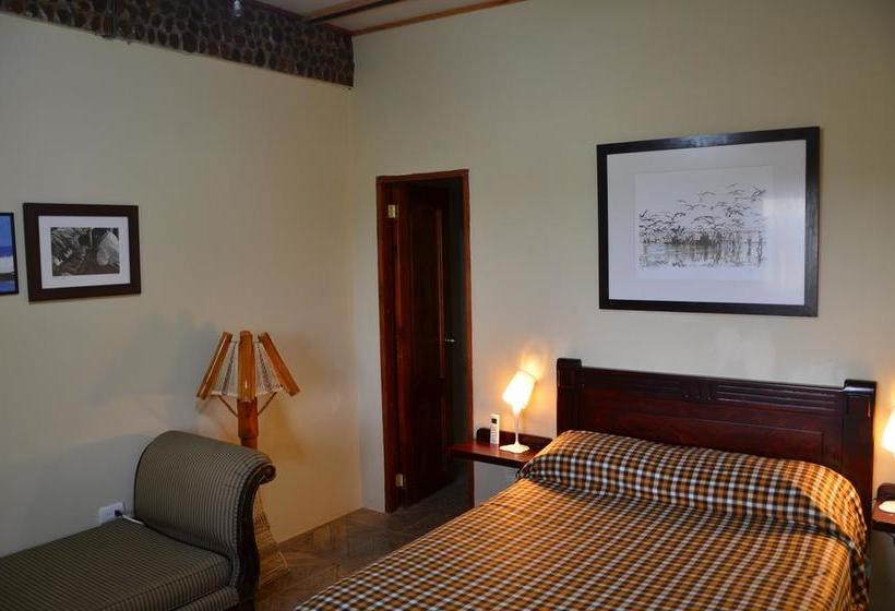Casa Roja Hostel