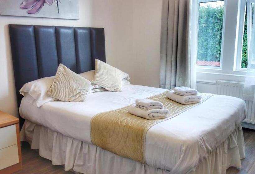 בית מלון כפרי Kensington