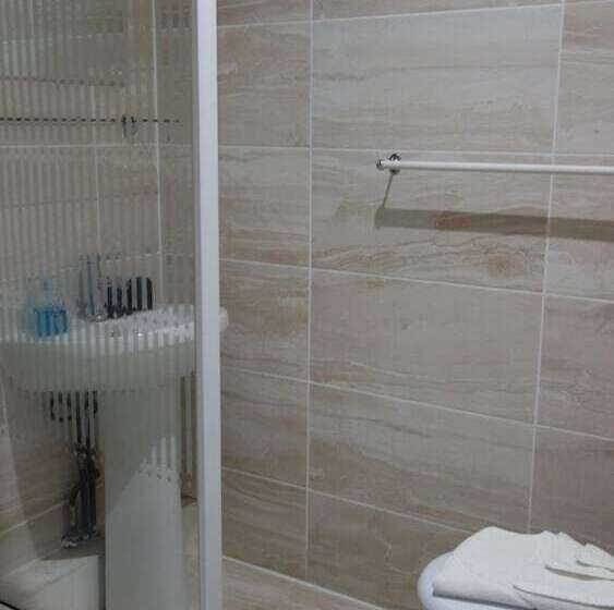 בית מלון כפרי Kensington