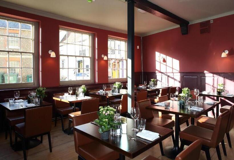 فندق The Crown And Thistle