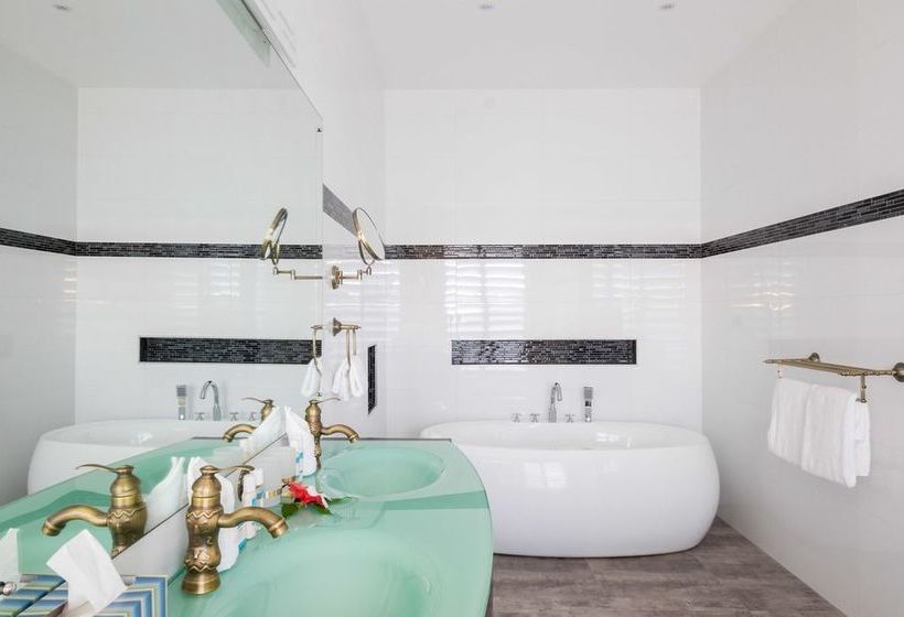 Naisoso Island Resort Villas