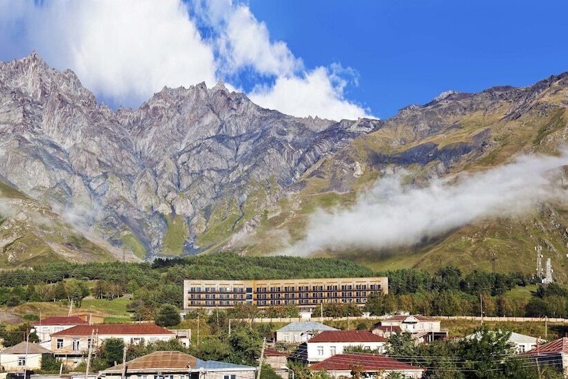 استراحتگاه Rooms Hotel Kazbegi