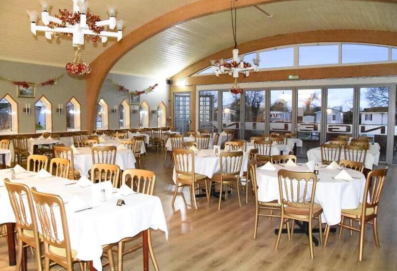 리조트 Warrens Village Motel And Self Catering