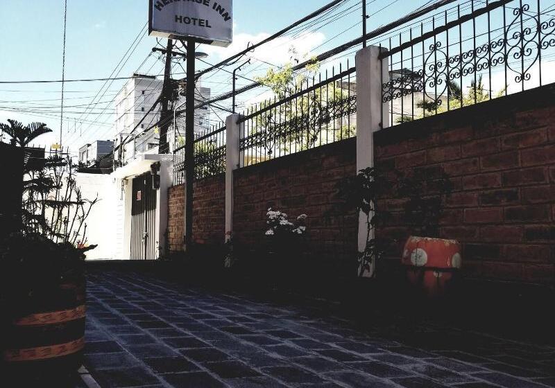 هاستل Heritage Inn