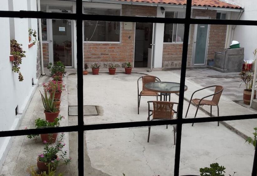 هاستل Heritage Inn