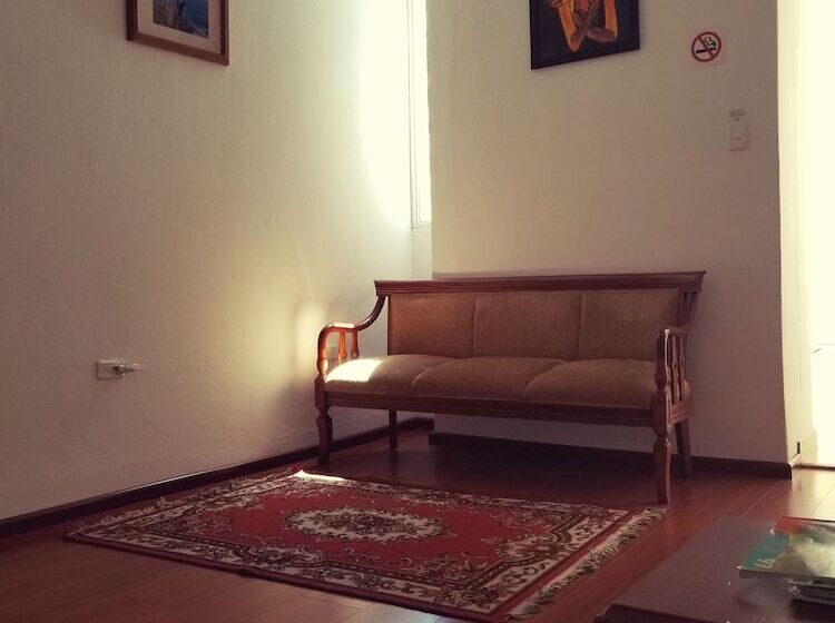 هاستل Heritage Inn