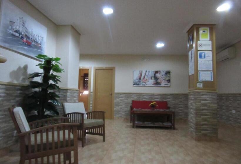 هاستل Hostal Abastos