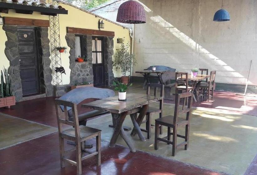 هاستل Hostal Rustyk