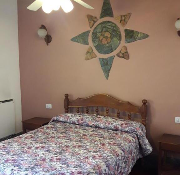 هاستل Hostal Rustyk