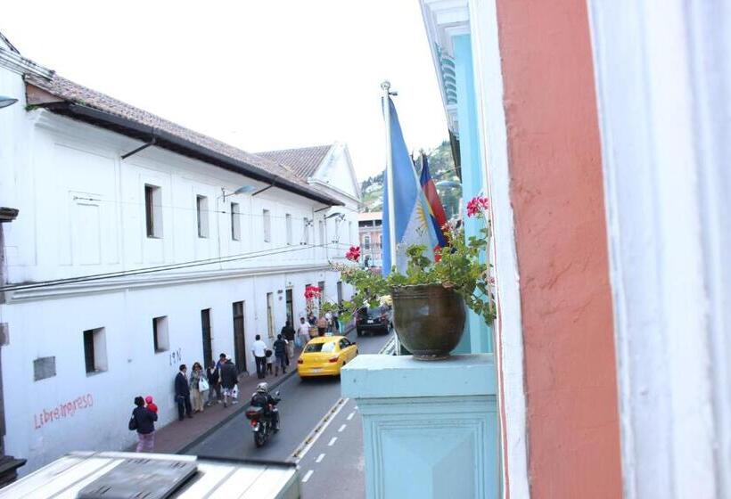 هتل Hostal Yumbo Imperial